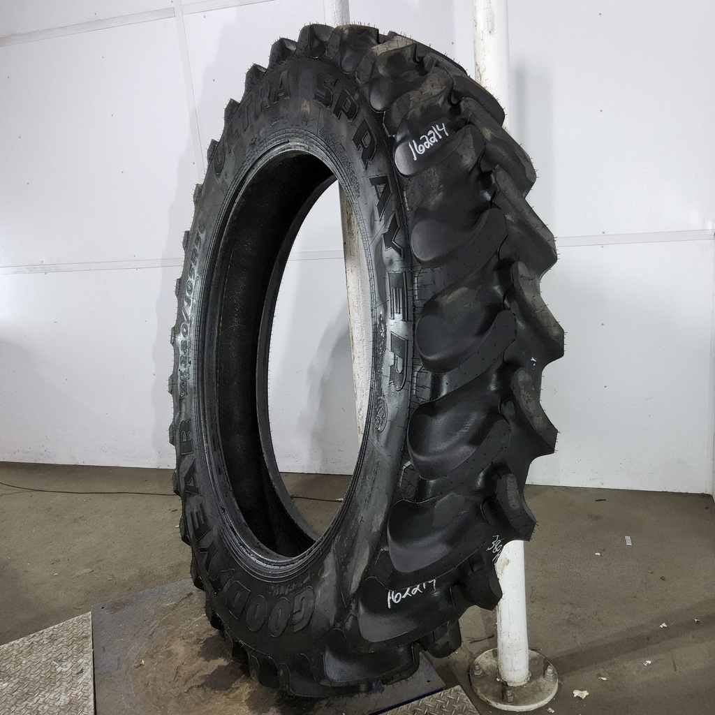 VF380/105R50 Goodyear Farm Ultra Sprayer R-1 179D 99%
