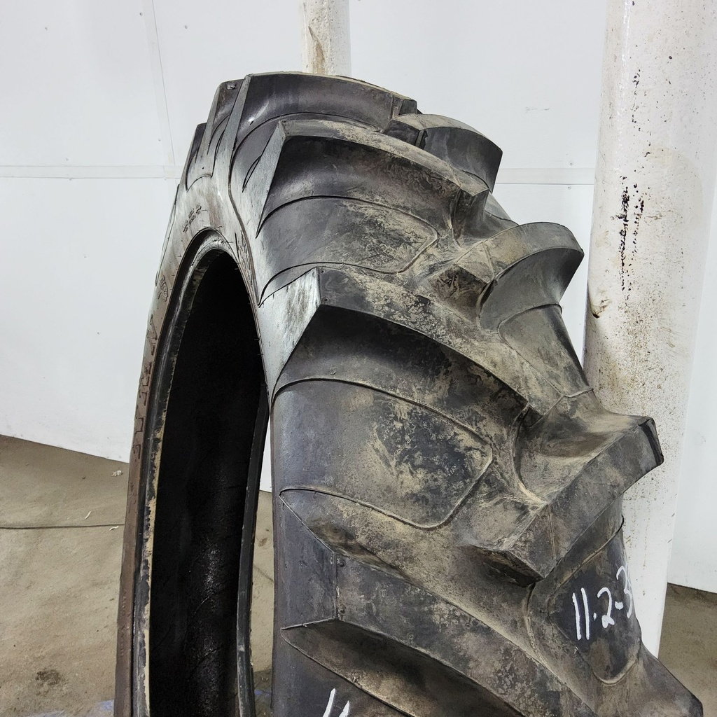 11.2-38 Titan Farm Hi Power Lug R-1 B (4 Ply), 90%