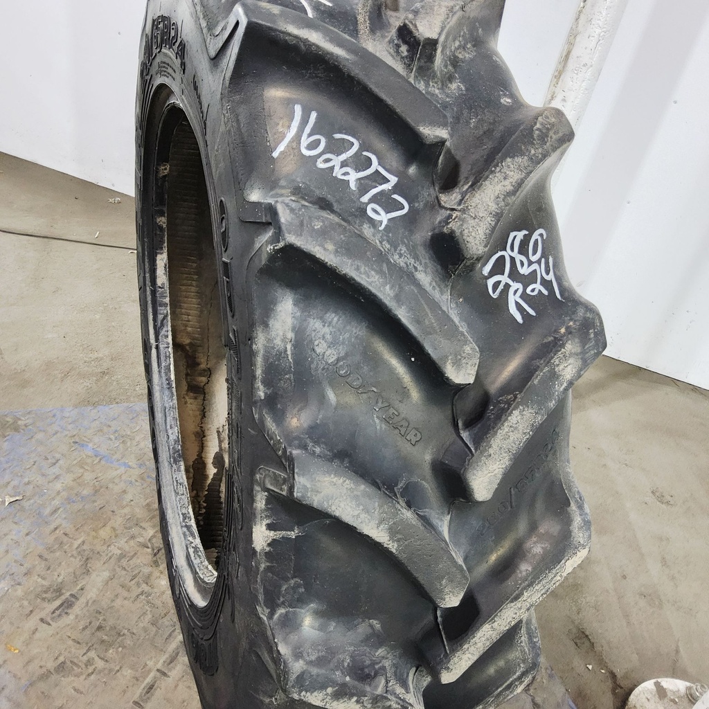 280/85R24 Goodyear Farm DT806 Optitrac R-1W 115B 55%