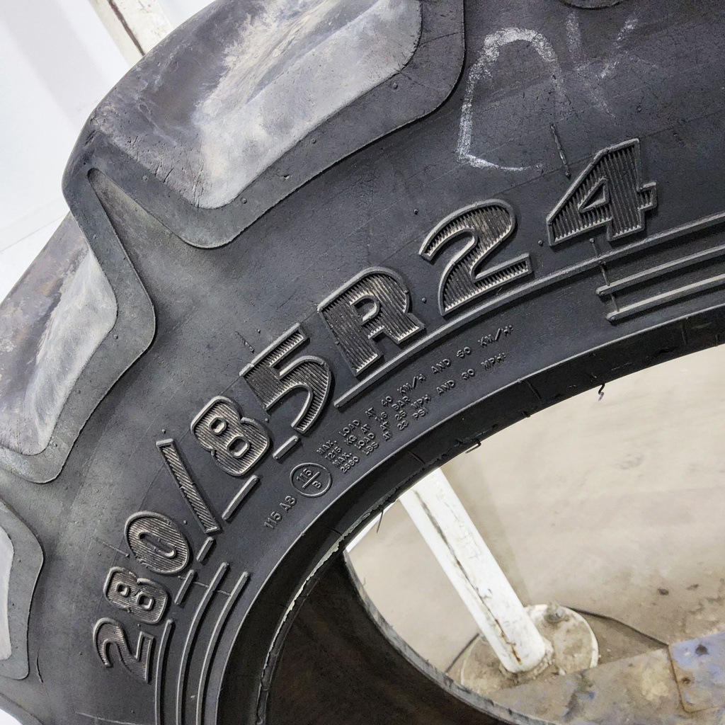 280/85R24 Goodyear Farm DT806 Optitrac R-1W 115B 55%