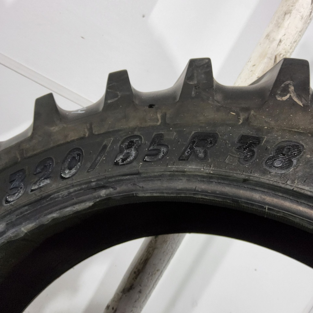 320/85R38 Michelin AgriBib Row Crop R-1W 143A8 90%