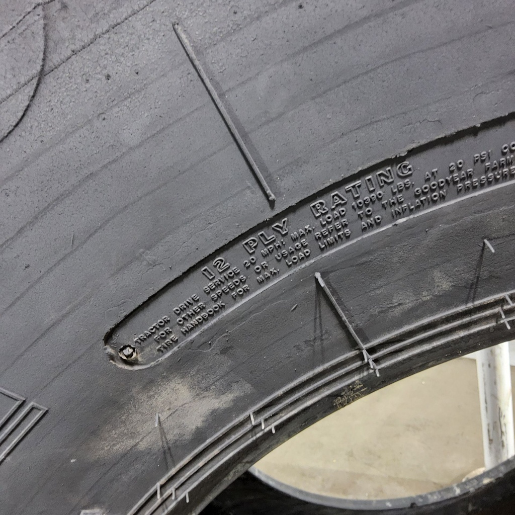 30.5L-32 Goodyear Farm Dyna Torque II R-1 F (12 Ply), 85%