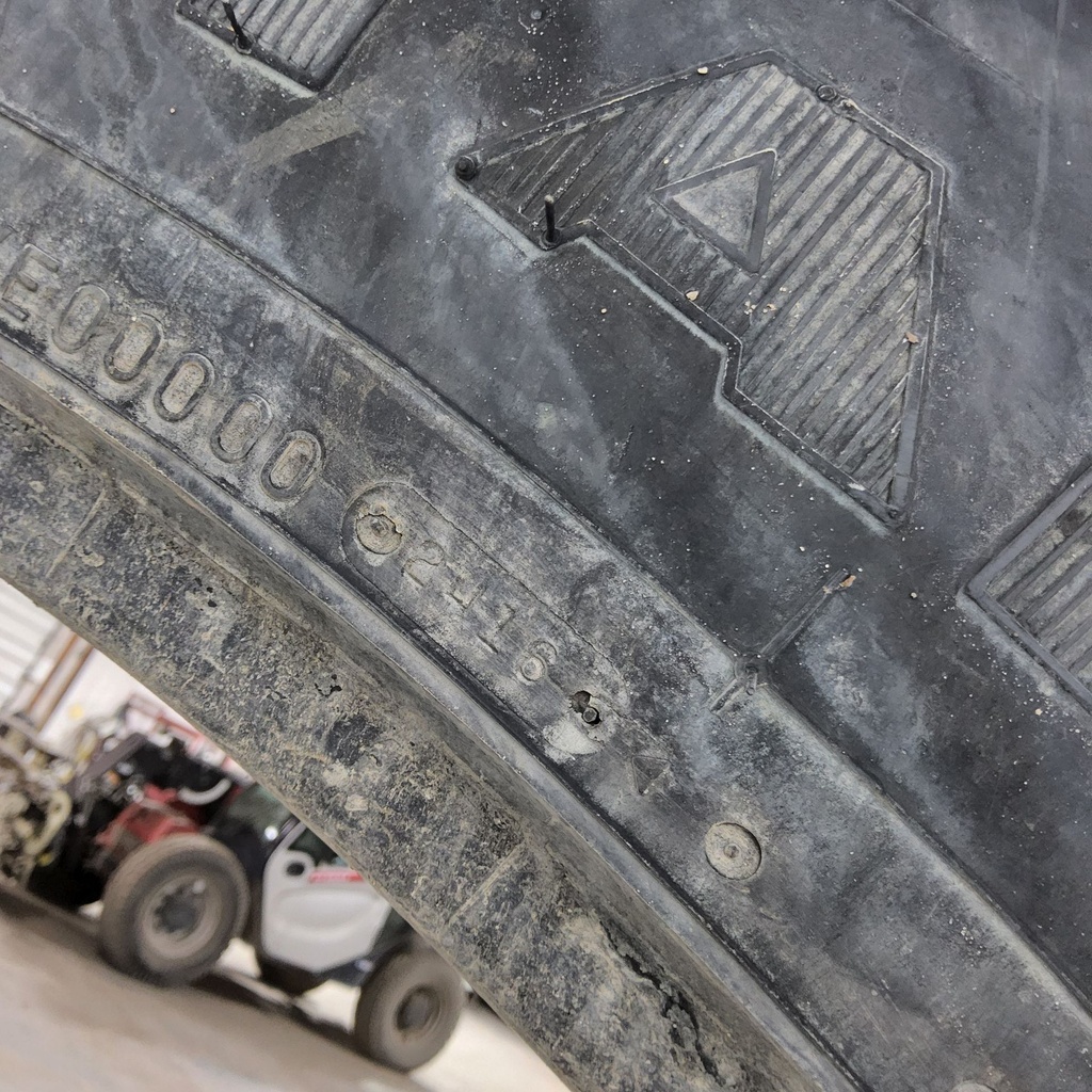 320/90R42 Firestone Radial 9000 R-1W 139B 55%