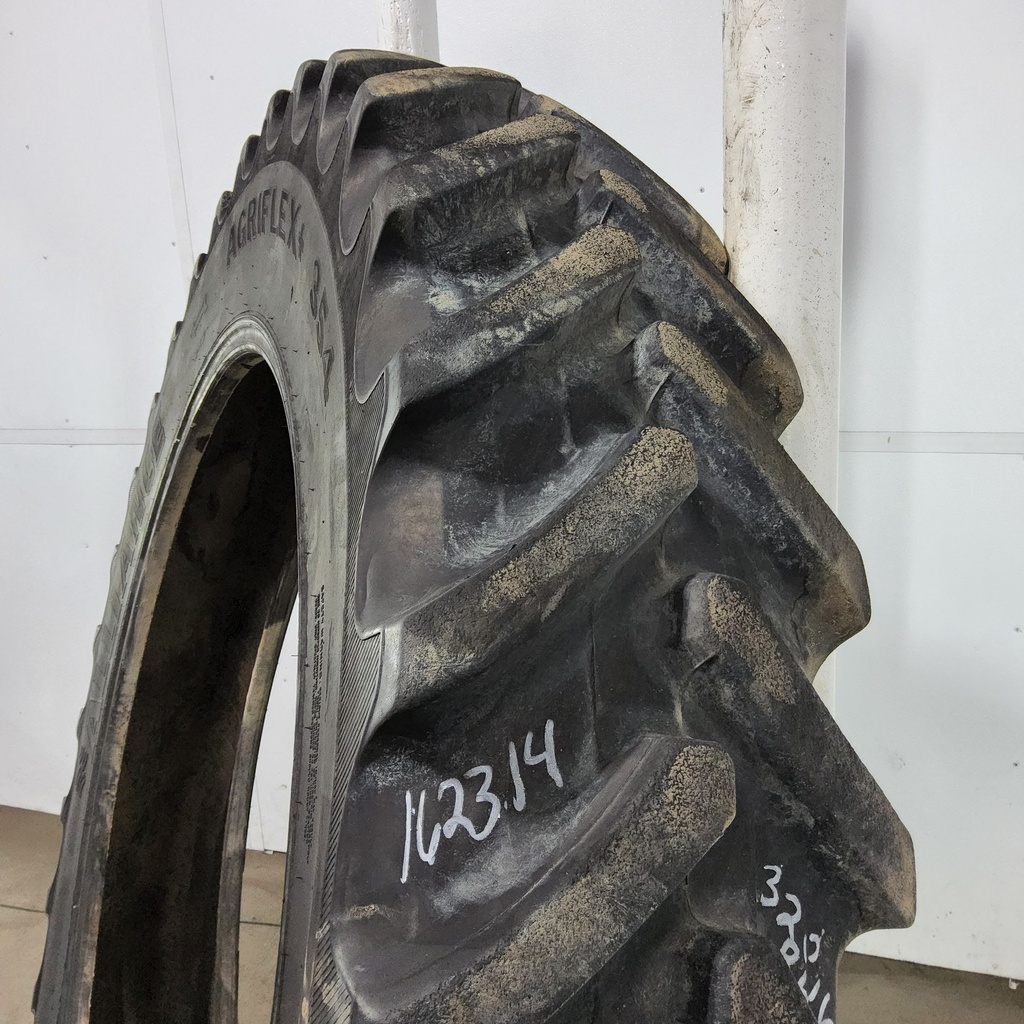 VF320/105R46 Alliance Agriflex+ 354 R-1W 172D 75%