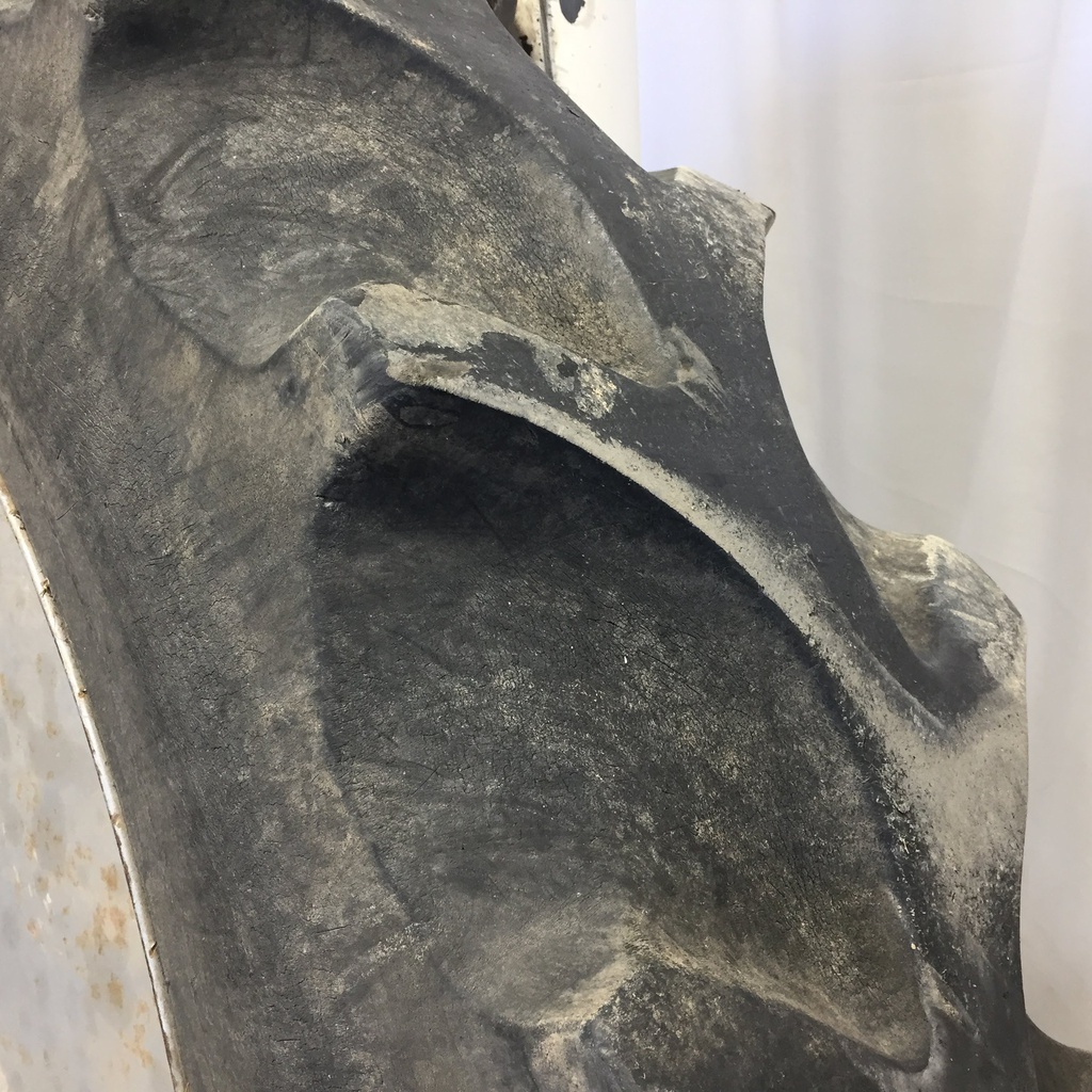 13.6/-46 Firestone Champion Spade Grip R-2 on Case IH Silver Mist 10-Hole Formed Plate 30%
