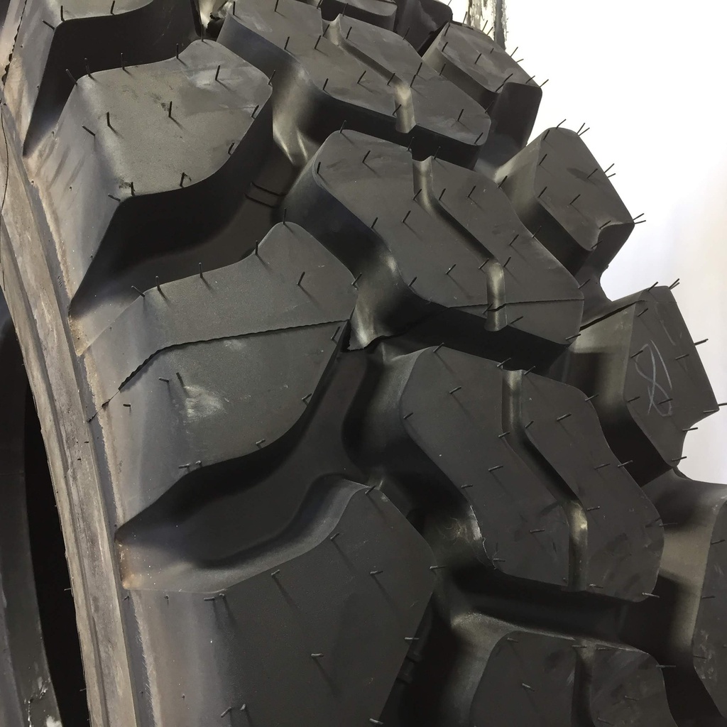 18.00/R33 Double Coin REM 9 E-4 2* 99%