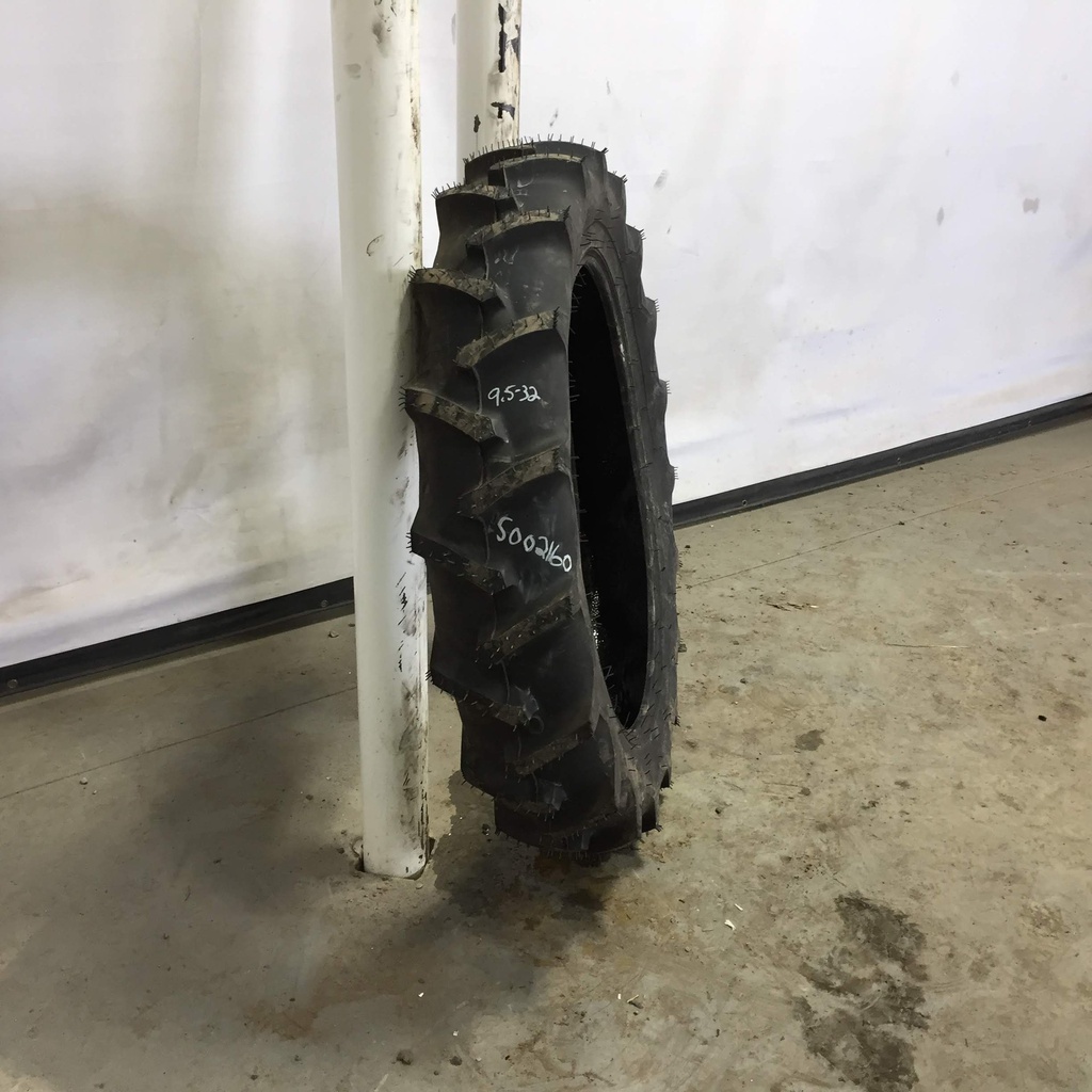 9.5/-32 Firestone Field & Road R-1, B (4 Ply) 99%