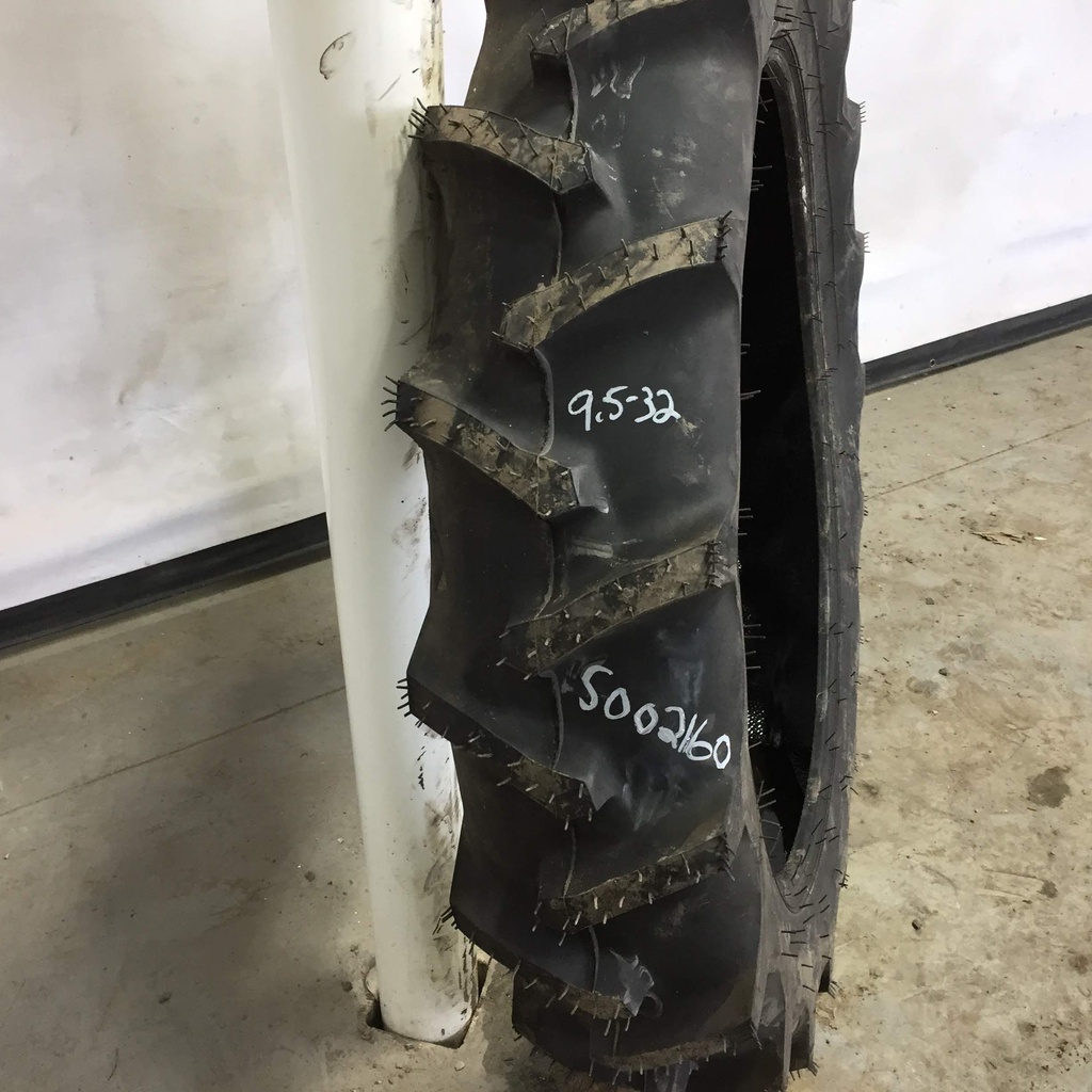 9.5/-32 Firestone Field & Road R-1, B (4 Ply) 99%