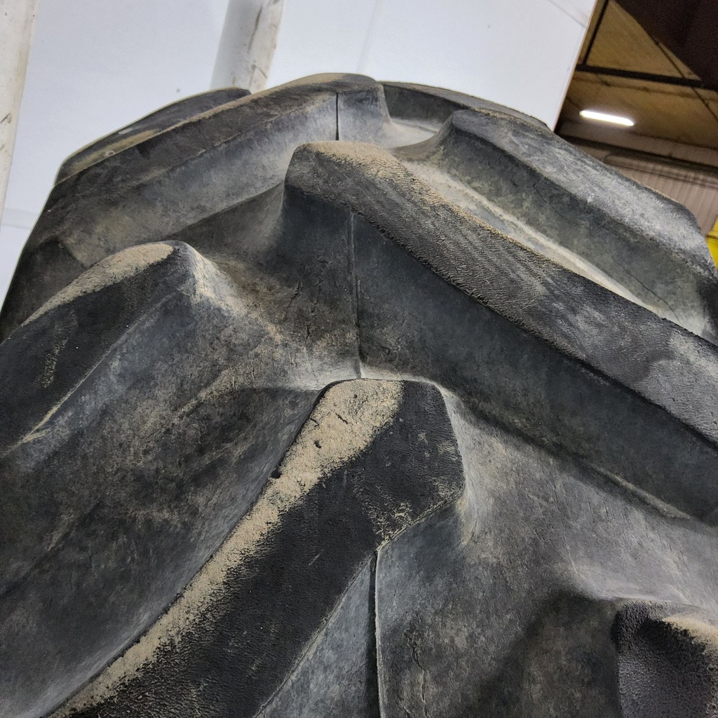 18.4-34 Power Mark L/S Rear Trac R-1 D (8 Ply), 70%