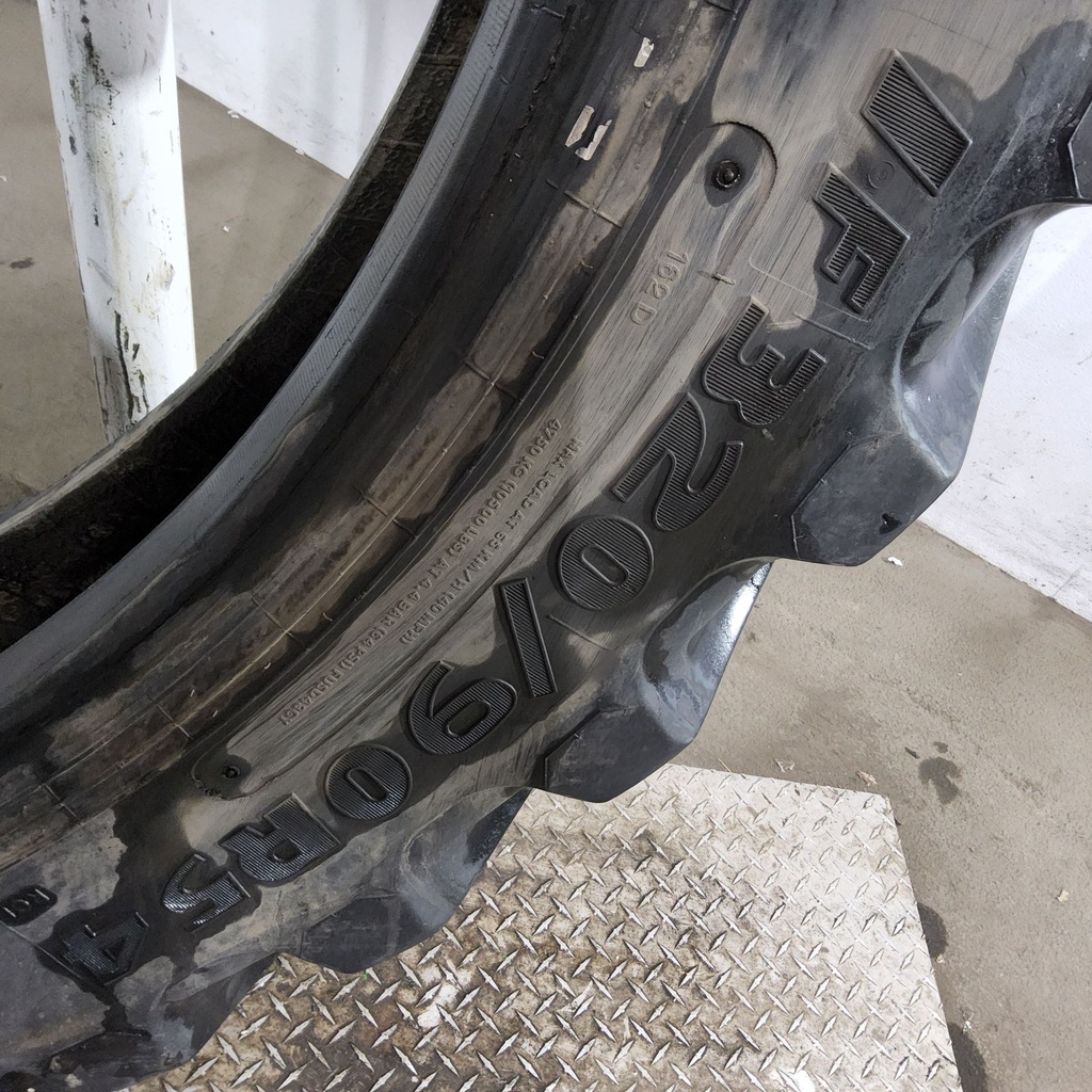 IF320/90R54 Goodyear Farm Ultra Sprayer R-1 162D 70%