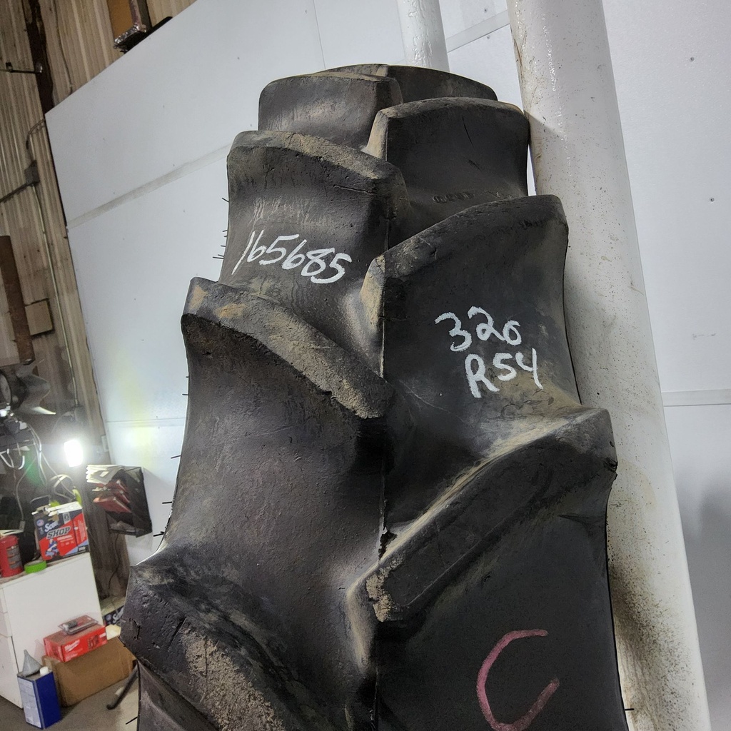 320/90R54 Goodyear Farm DT800 Super Traction R-1W 149A8 85%