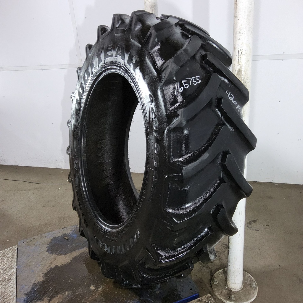 420/85R34 Goodyear Farm DT806 Optitrac R-1W 147B 55%
