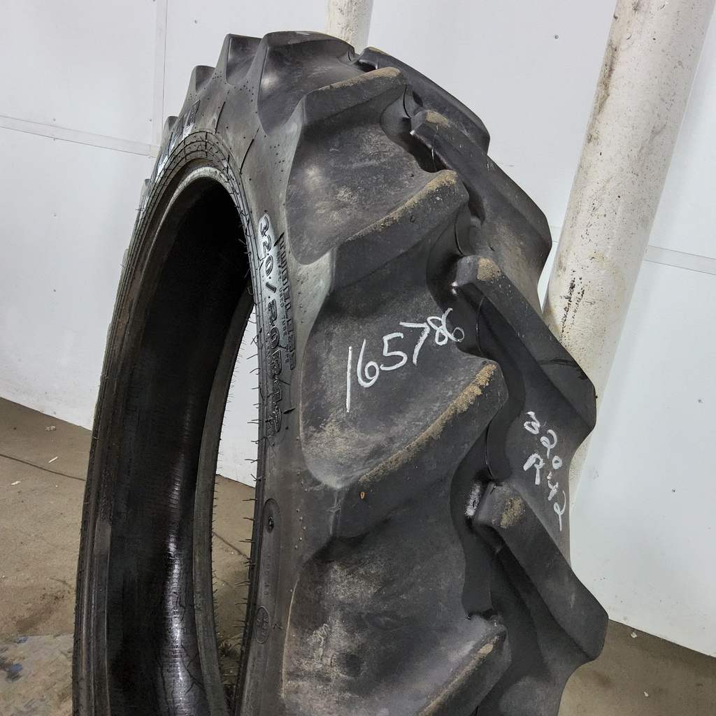 320/80R42 Goodyear Farm DT800 Super Traction R-1W 141A8 45%