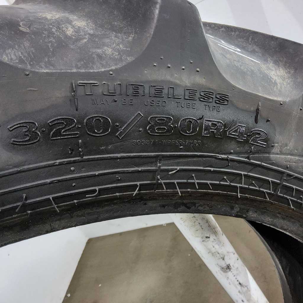 320/80R42 Goodyear Farm DT800 Super Traction R-1W 141A8 45%