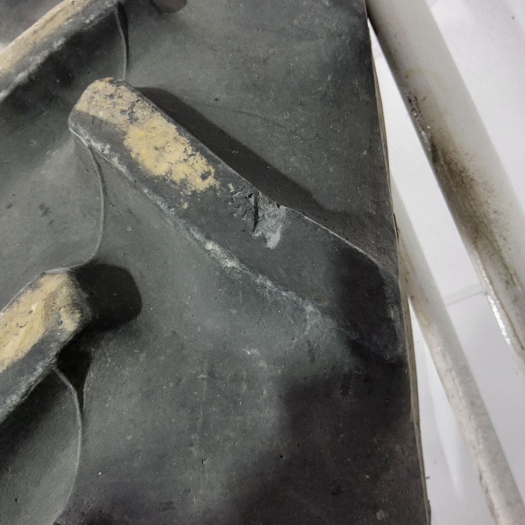 380/90R50 Goodyear Farm DT800 R-1W 151A8 65%