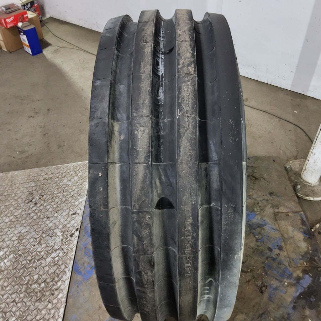 14L-16.1SL Armstrong Tru-Trac Multi-RIB F-2M E (10 Ply), 95%