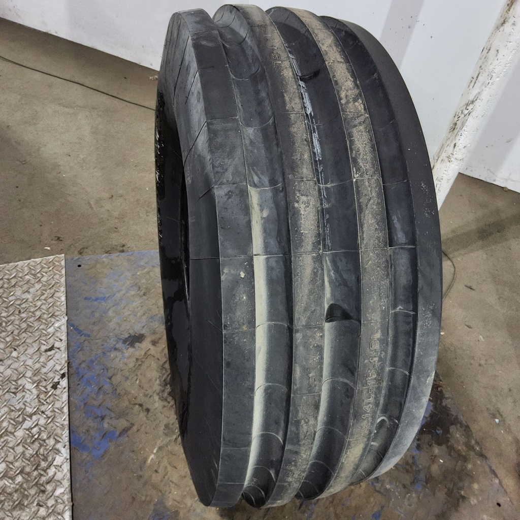 14L-16.1SL Armstrong Tru-Trac Multi-RIB F-2M E (10 Ply), 95%