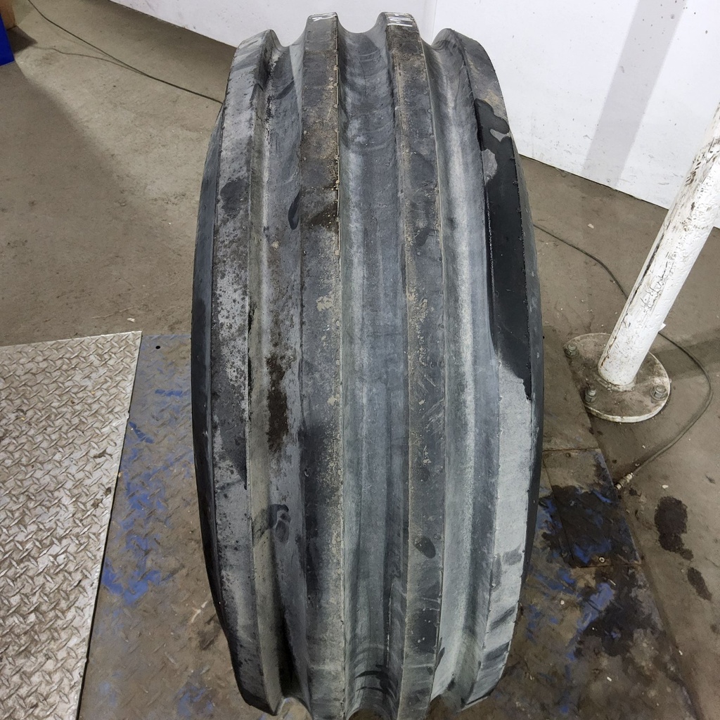 14L-16.1 Firestone Champion Guide Grip 4-Rib F-2M E (10 Ply), 85%