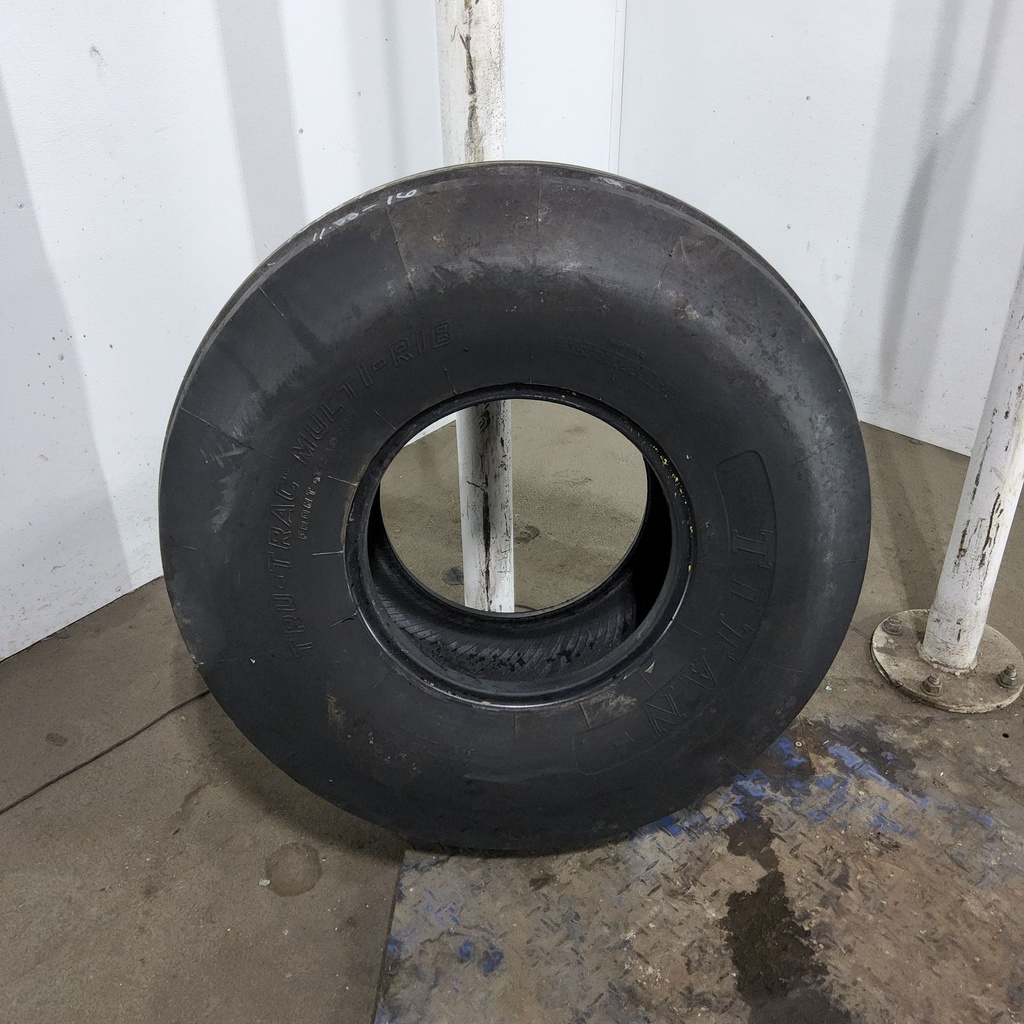 11.00-16SL Titan Farm Tru-Trac Multi-Rib 4-Rib F-2M F (12 Ply), 85%