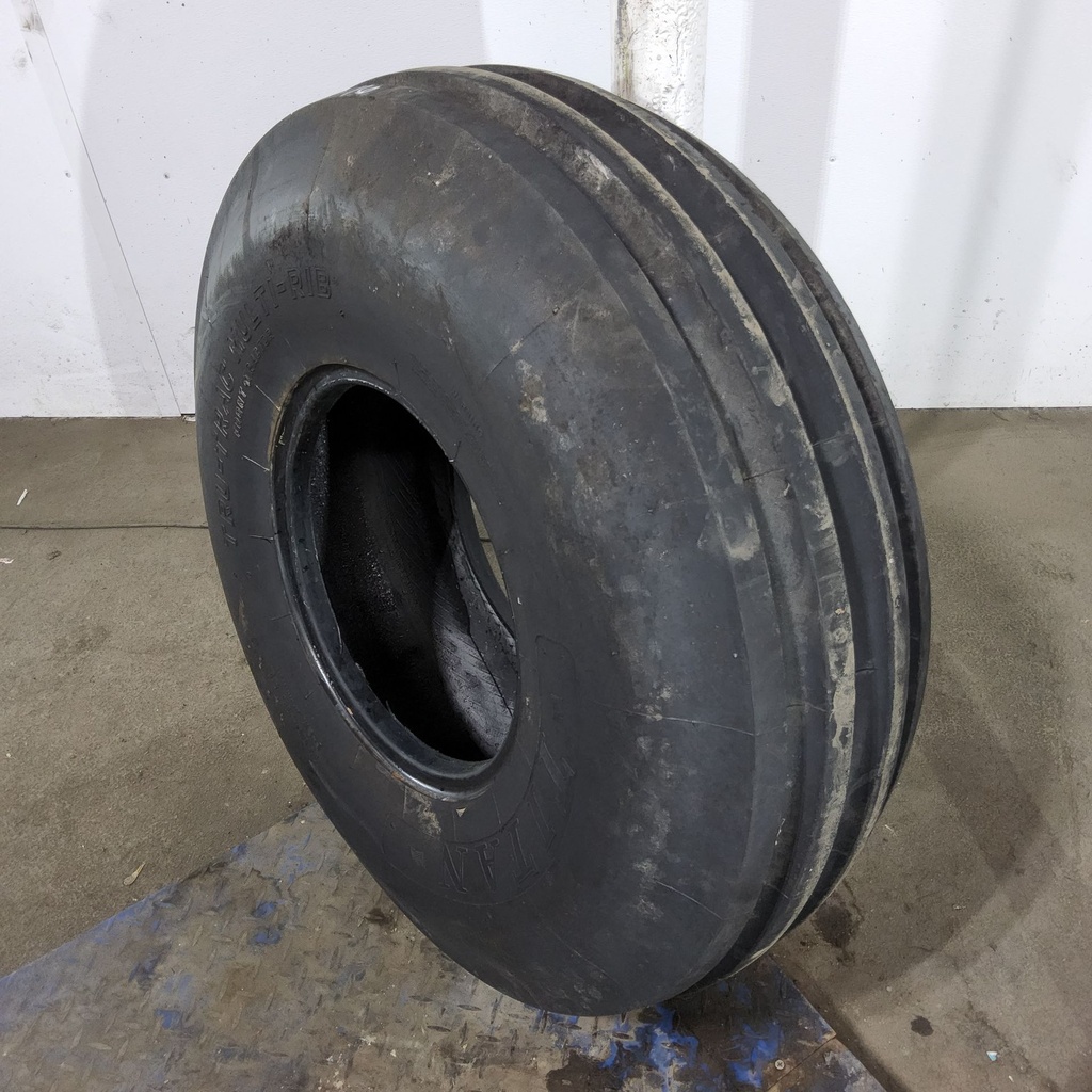 11.00-16SL Titan Farm Tru-Trac Multi-Rib 4-Rib F-2M F (12 Ply), 85%