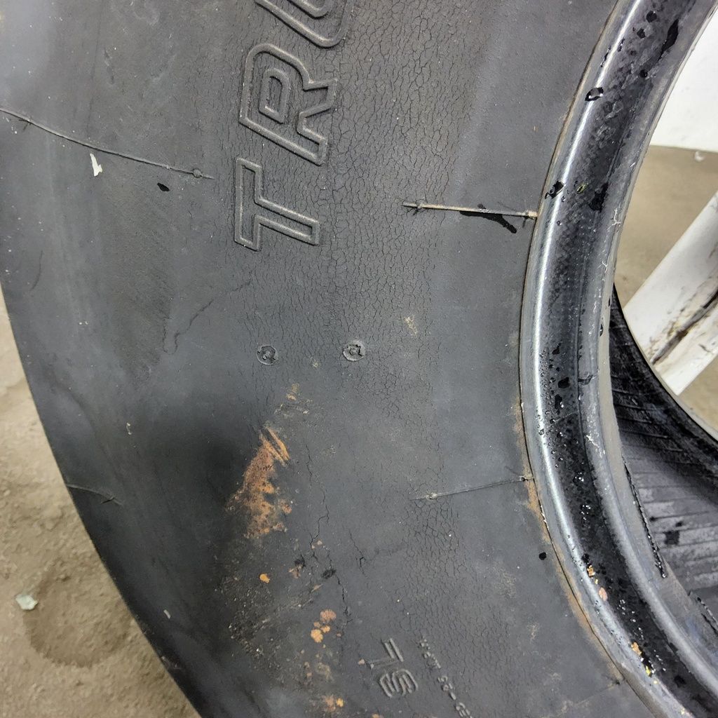 11.00-16SL Titan Farm Tru-Trac Multi-Rib 4-Rib F-2M F (12 Ply), 85%