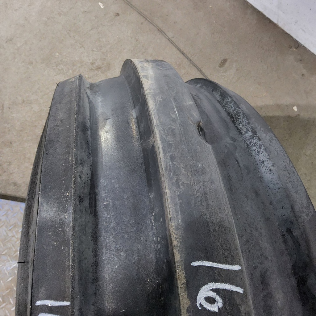 11.00-16 Super Hi-Rib F-2 D (8 Ply), 85%