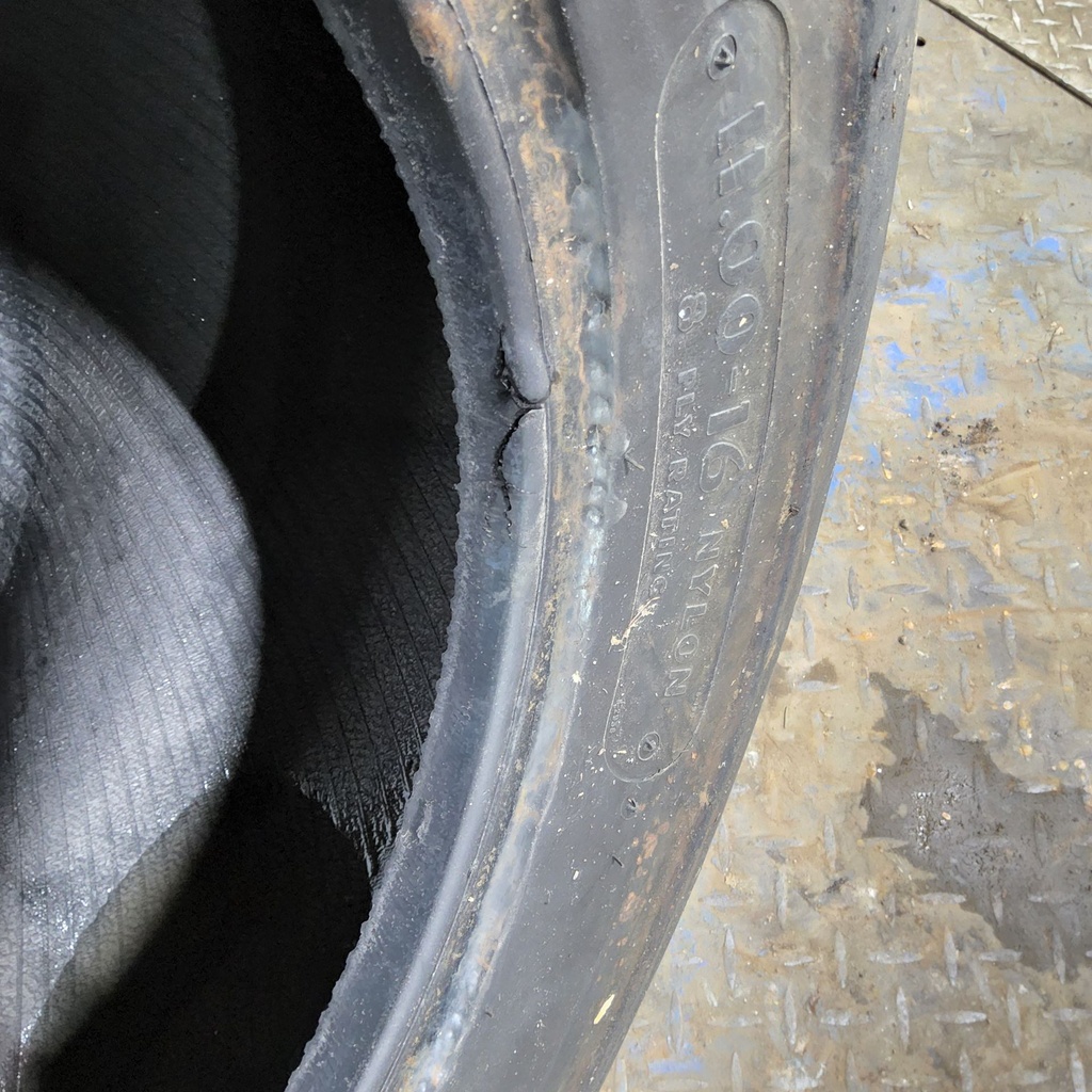 11.00-16 Super Hi-Rib F-2 D (8 Ply), 85%