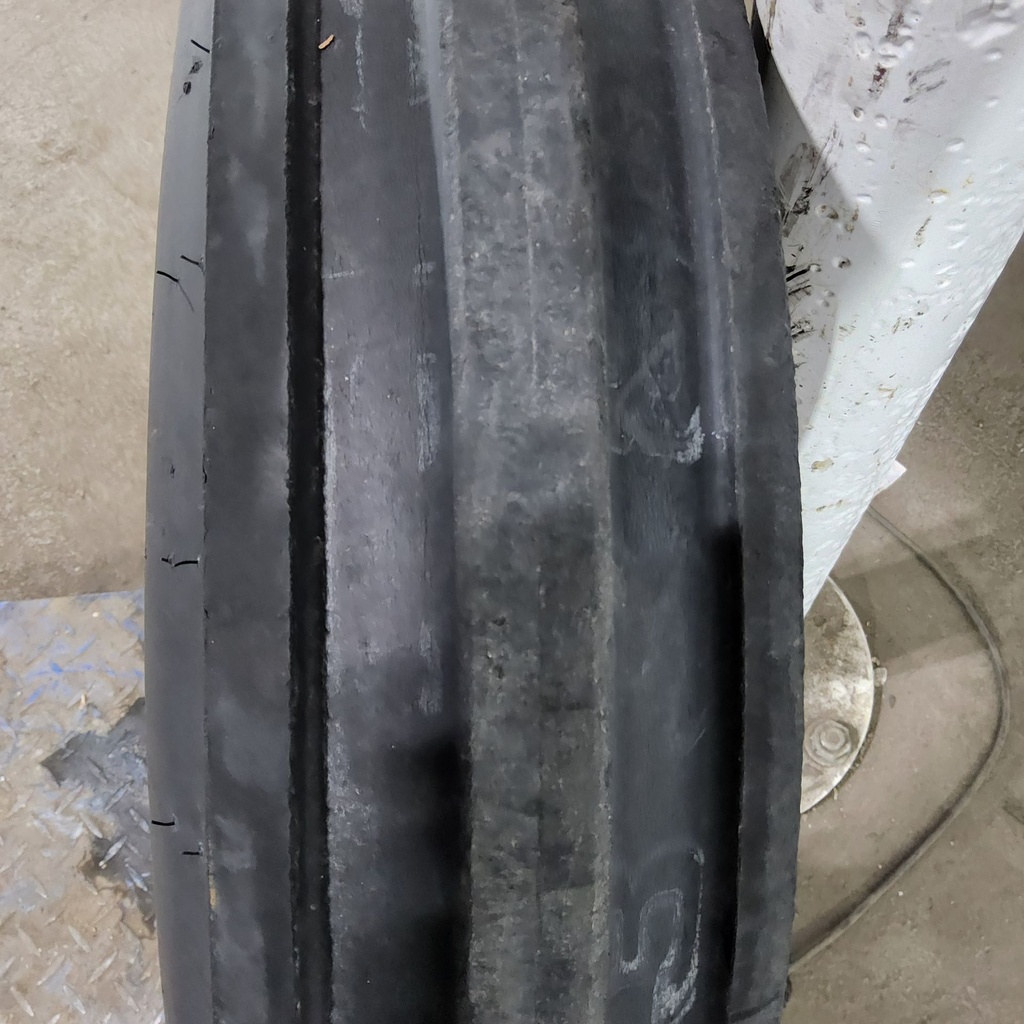 5.50-16SL Titan Farm Tru-Trac 3-Rib F-2 B (4 Ply), 65%