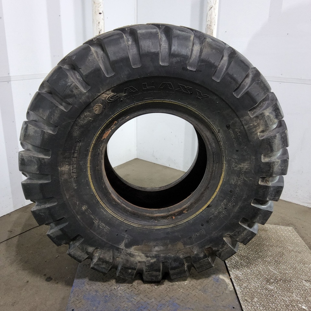23.5-25 Galaxy Premium Rock Lug+ E-3/L-3 N (24 Ply), 60%