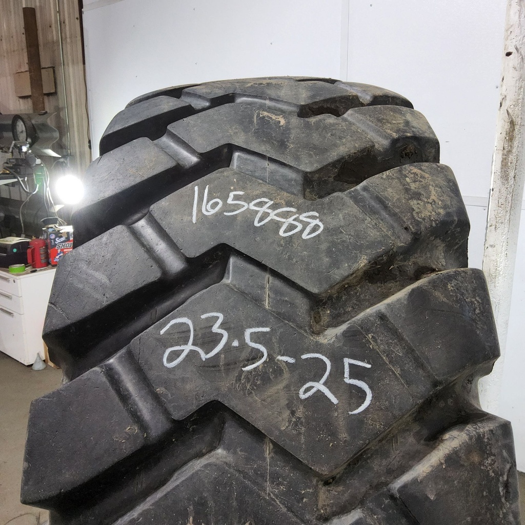 23.5-25 Galaxy Premium Rock Lug+ E-3/L-3 N (24 Ply), 60%