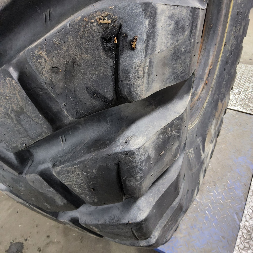 23.5-25 Galaxy Premium Rock Lug+ E-3/L-3 N (24 Ply), 60%