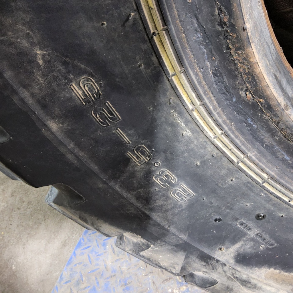 23.5-25 Galaxy Premium Rock Lug+ E-3/L-3 N (24 Ply), 60%