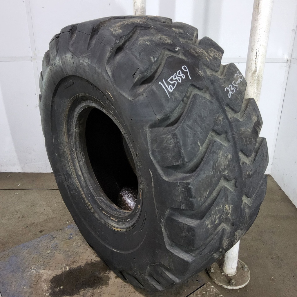 23.5-25 Firestone Super Rock Grip Deep Tread L-4 H (16 Ply), 35%
