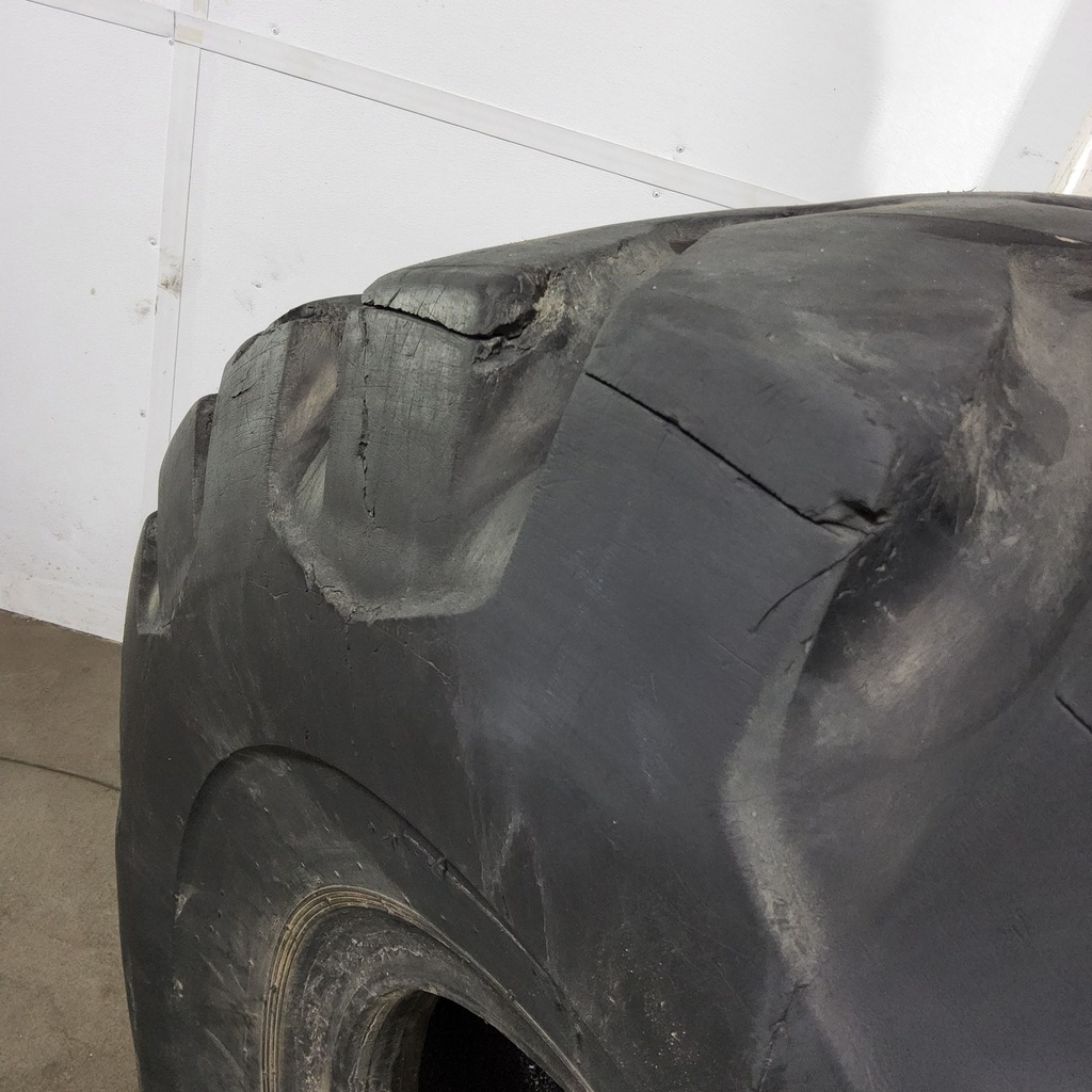 23.5-25 Firestone Super Rock Grip Deep Tread L-4 H (16 Ply), 35%