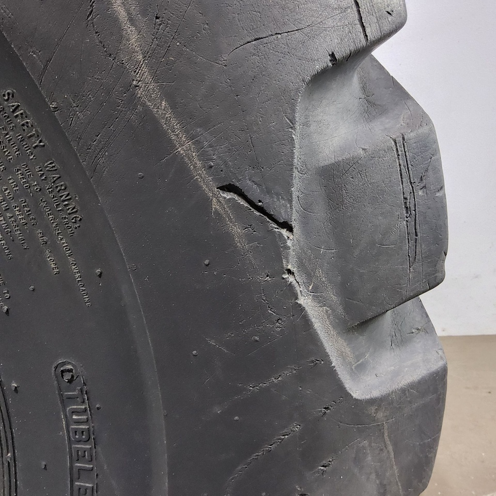 23.5-25 Firestone Super Rock Grip Deep Tread L-4 H (16 Ply), 35%