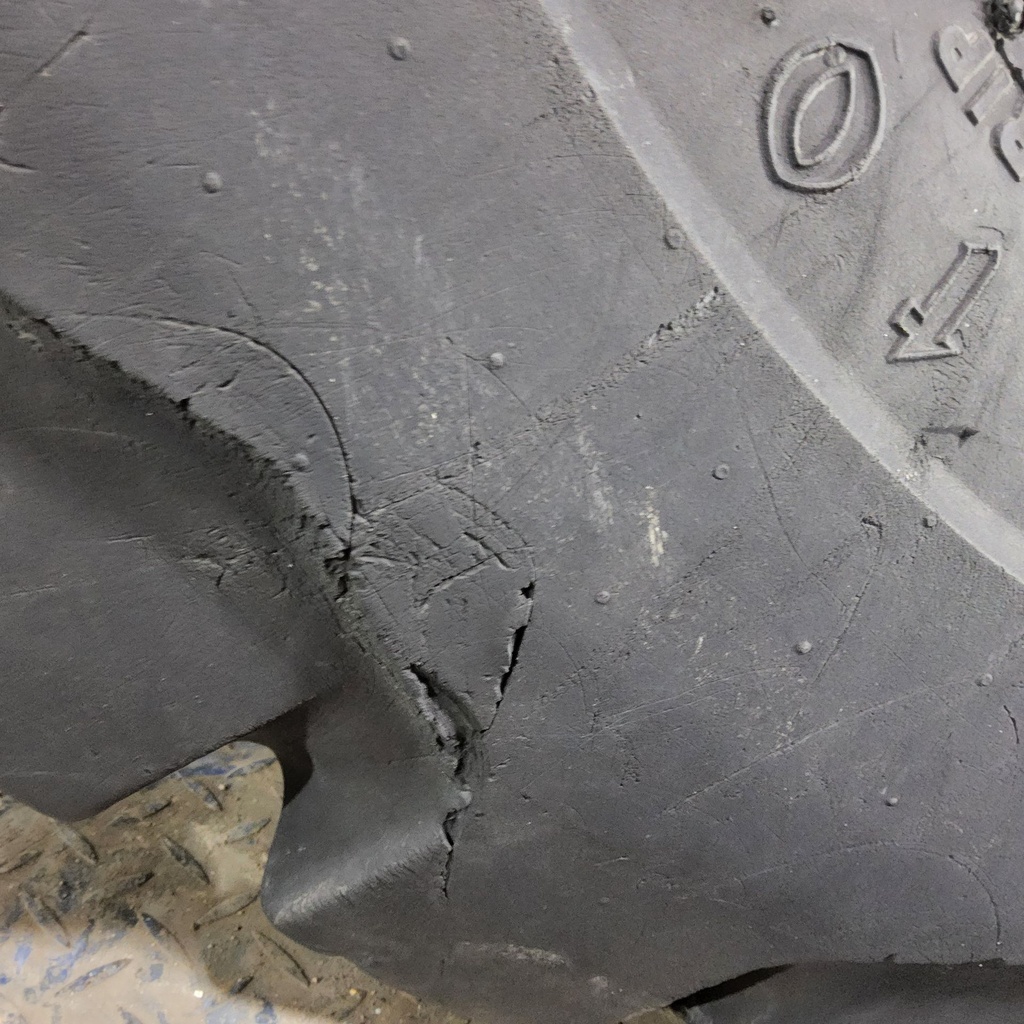 23.5-25 Firestone Super Rock Grip Deep Tread L-4 H (16 Ply), 35%