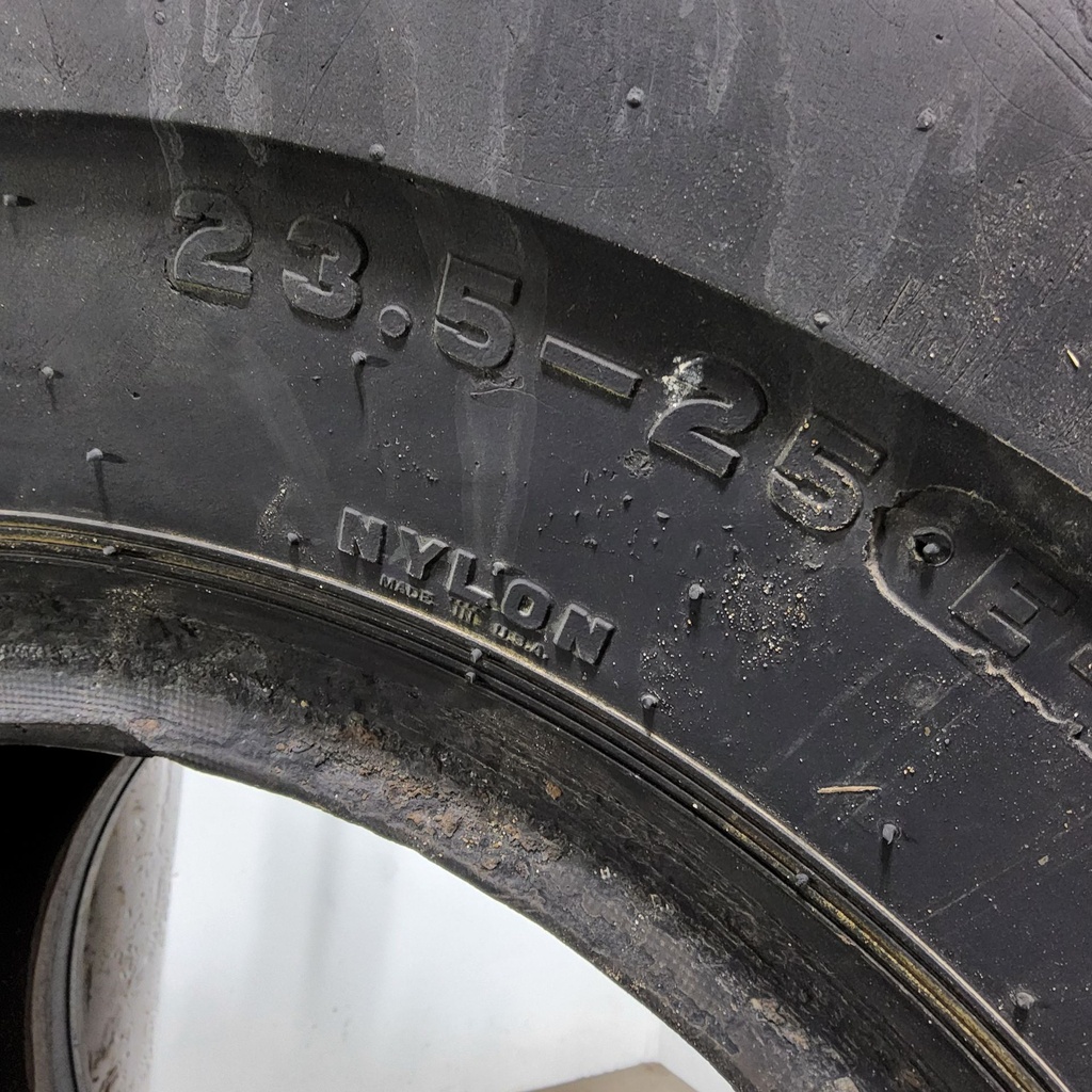 23.5-25 Firestone Super Rock Grip Deep Tread L-4 H (16 Ply), 35%