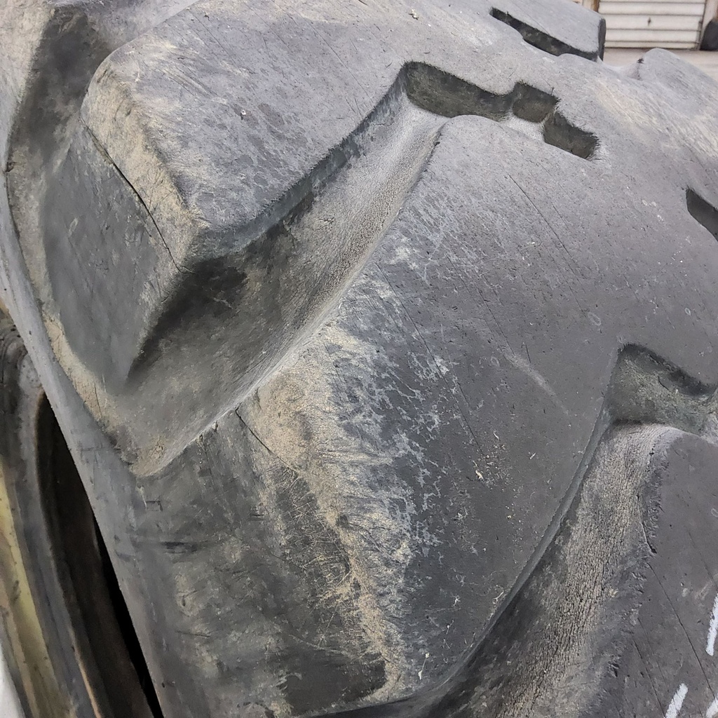 23.5-25 Firestone Super Rock Grip Deep Tread L-4 H (16 Ply), 35%