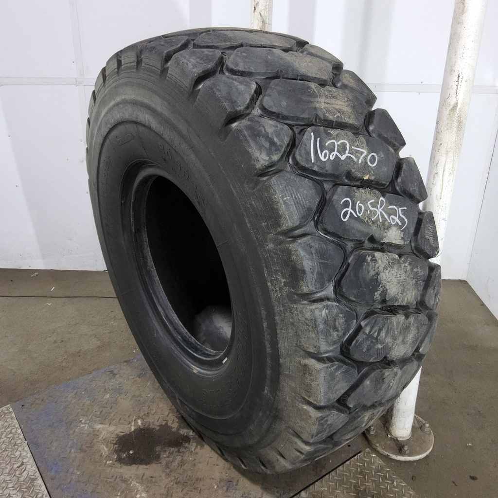 20.5R25 Bridgestone VMT V-Steel M-Traction L-3 D (8 Ply), 60%