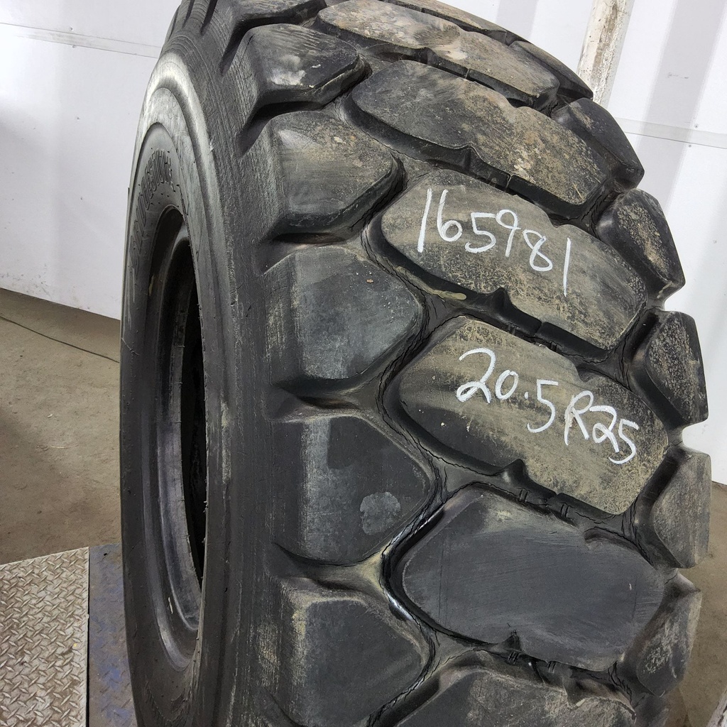20.5R25 Bridgestone VMT V-Steel M-Traction L-3 D (8 Ply), 60%