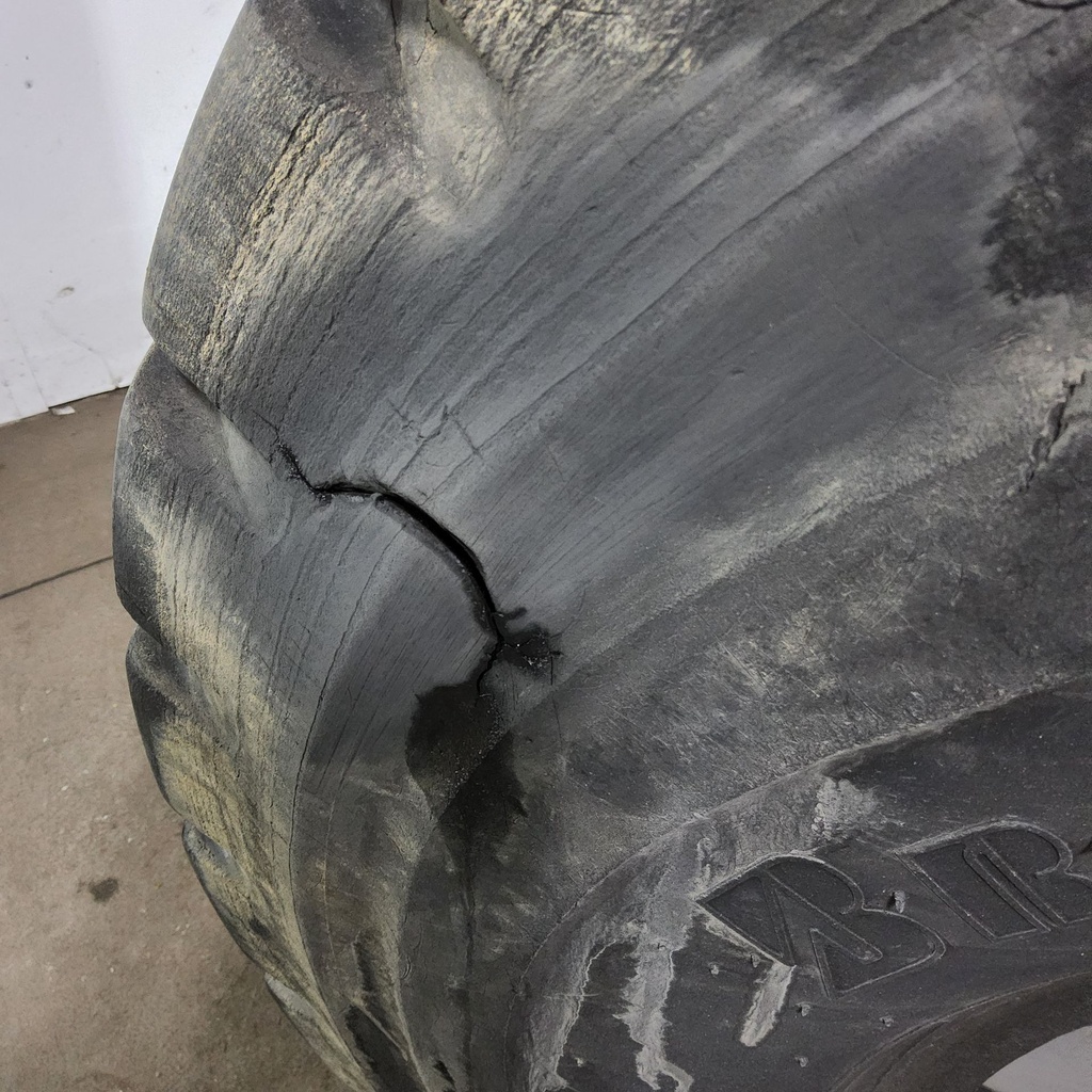 20.5R25 Bridgestone VMT V-Steel M-Traction L-3 D (8 Ply), 60%