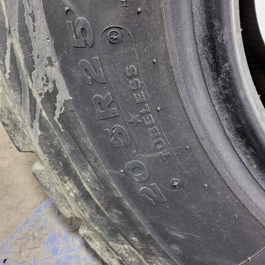 20.5R25 Bridgestone VMT V-Steel M-Traction L-3 D (8 Ply), 60%