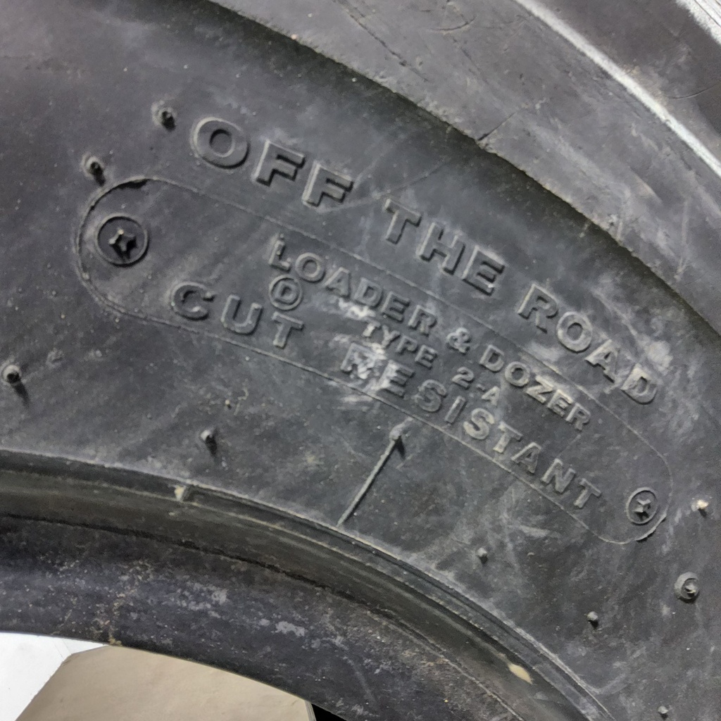 20.5R25 Bridgestone VMT V-Steel M-Traction L-3 D (8 Ply), 60%