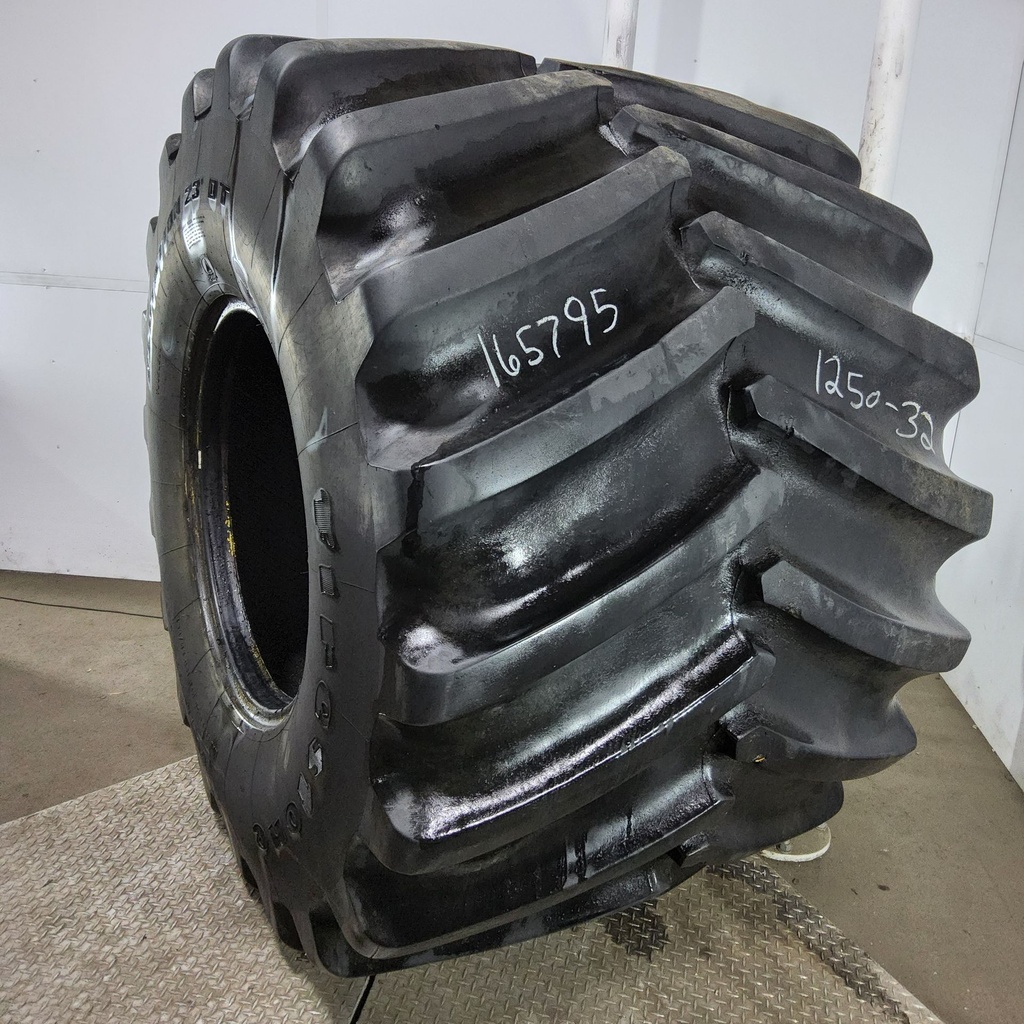 1250/45-32 Firestone Flotation 23 DT R-1W H (16 Ply), 177B 75%