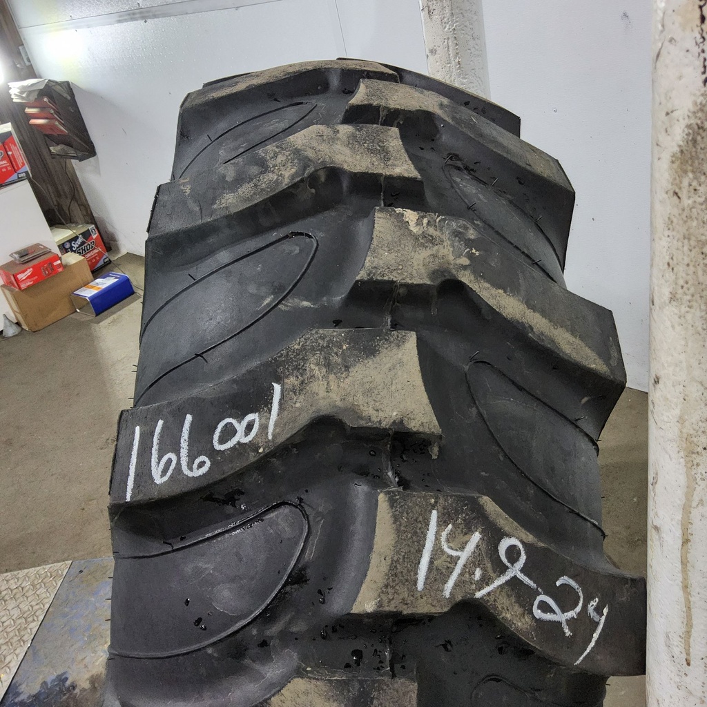 14.9-24 Bobcat R-4 D (8 Ply), 55%