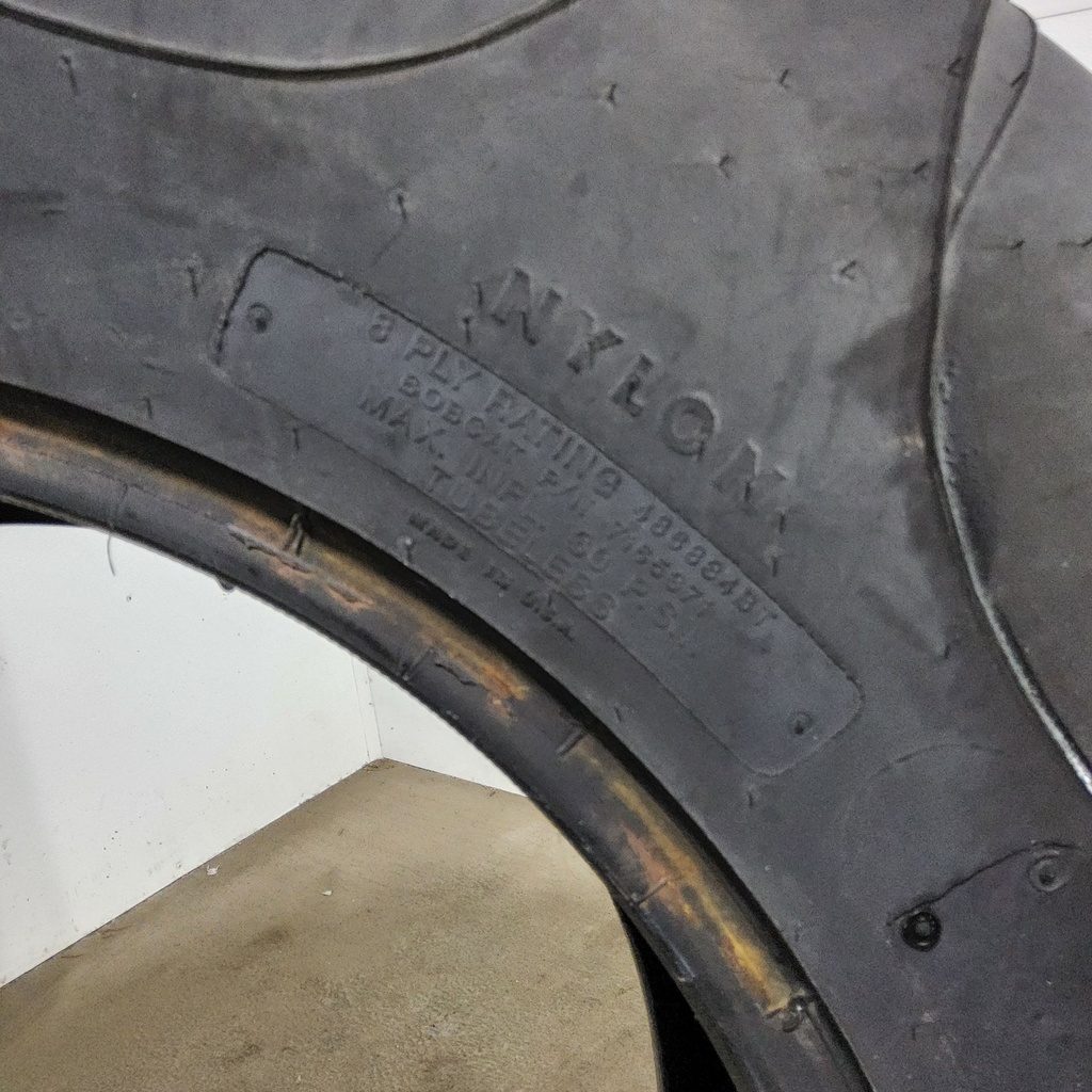 14.9-24 Bobcat R-4 D (8 Ply), 55%