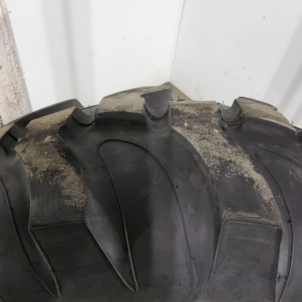 14.9-24 Bobcat R-4 D (8 Ply), 55%