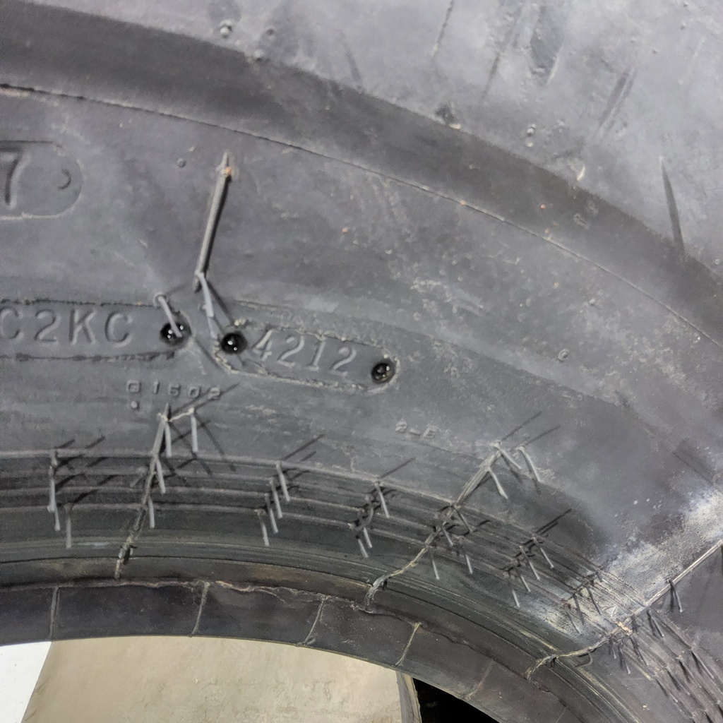 20.5-25 Titan Farm Loader Grader L-2 F (12 Ply), 90%