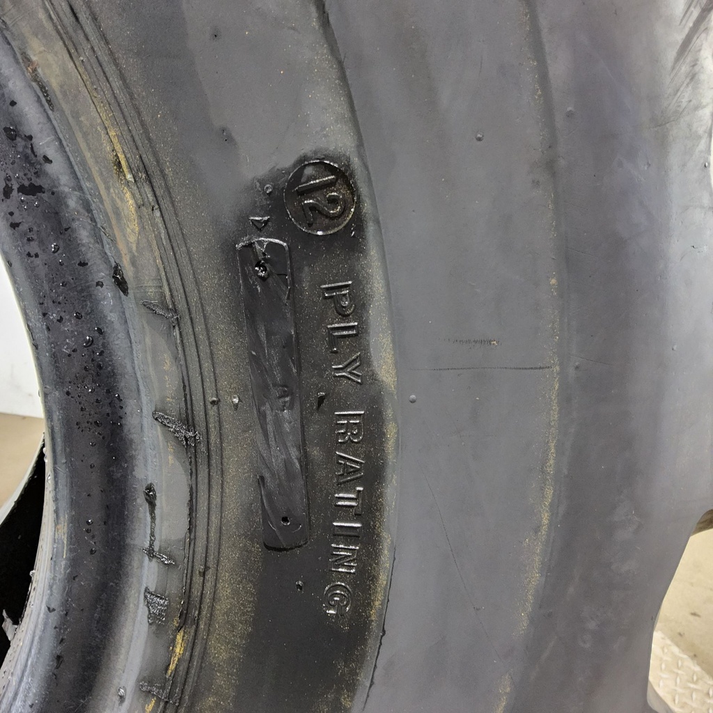 20.5-25 American OTR Earth Mover Traction E-2/G-2/L-2 F (12 Ply), 90%