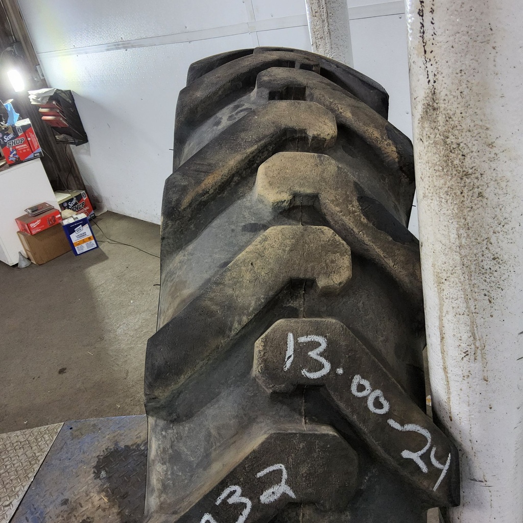 13.00-24 BKT Tires Trac Grader Plus G-2 H (16 Ply), 80%